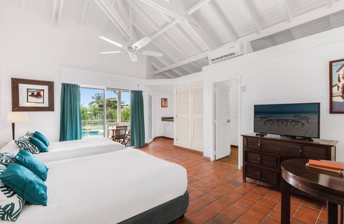 Orient Bay Hotel | Esmeralda Resort