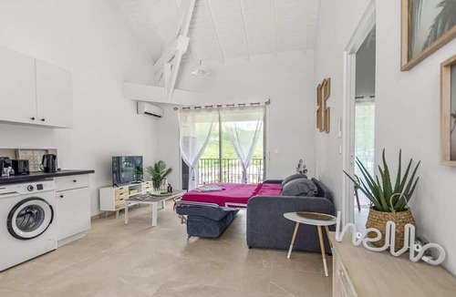 Cul de Sac Apartment | The Cherry unit 1BR 1.5BTH near Pinel Island