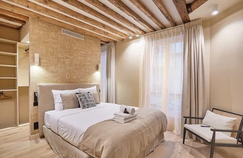 Quartier de la Place-Vendome Apartment | Sublime apartment Rue Royale/Madeleine