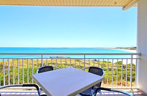 Orient Bay Apartment | Spacieux Studio avec Vue et Piscine à Mont Vernon - FR-1-734-59