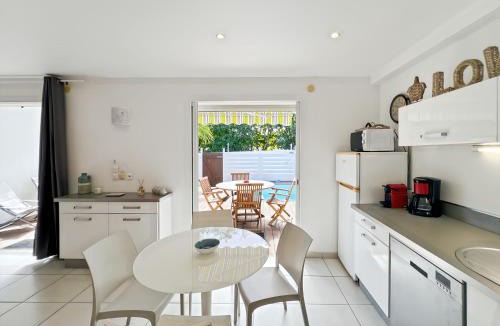 Bellevue Apartment | Mango Rouge, 2 bedrooms & pool