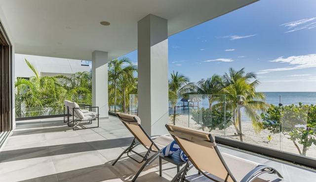 Villas at Playa de Coco in Placencia