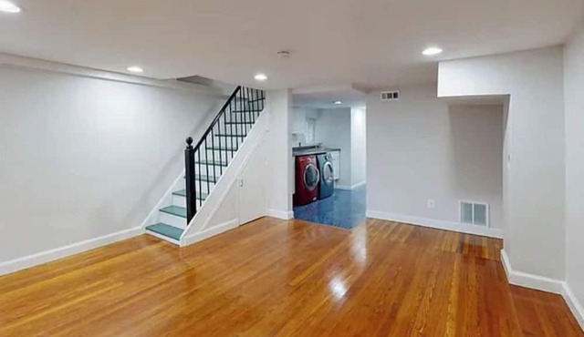 2 bedroom 2 bath Townhouse in Washington