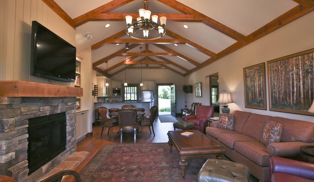 Private 4 Bedroom-4 Bath Cottage Near Ski Resorts! Stay at True North Golf Club in HARBOR SPRINGS