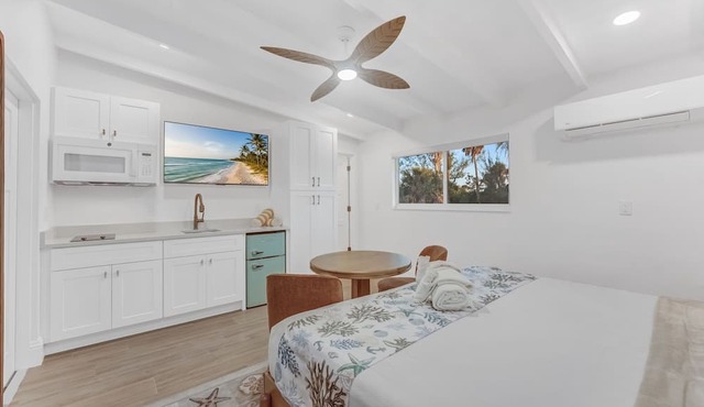 Anchor Inn & Cottage - King Pondview Room in Sanibel