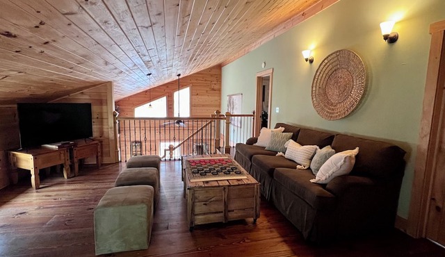 Private Cabin by the Creek in Dahlonega