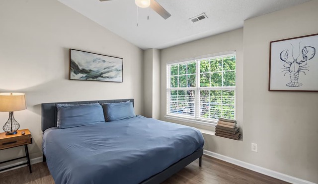 Modern 2BR Getaway - Whitewater Center + Roku TVs in Charlotte