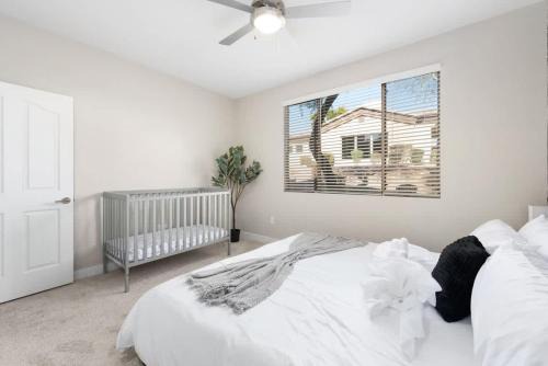 Chic 2BR - Scottsdale, Pet-friendly, Sunrise Peak in Scottsdale
