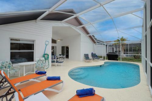Making Dreams 4BR Family Villa with Pool and Game Room Near Disney Parks in Kissimmee